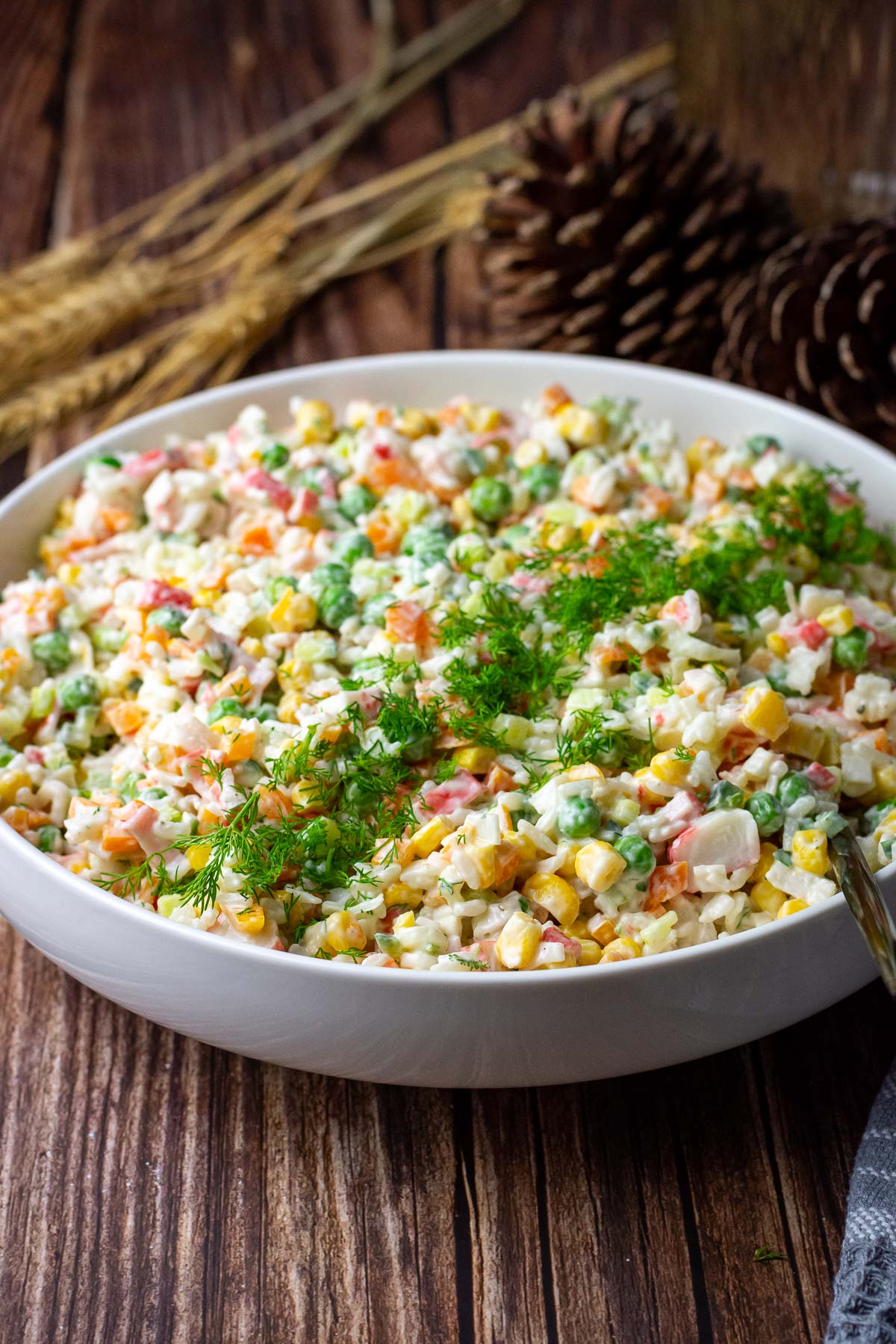 Riisi, maisi ja krabipulkadega salat: riisi toksiinide vähendamine ja naatriumi kontroll